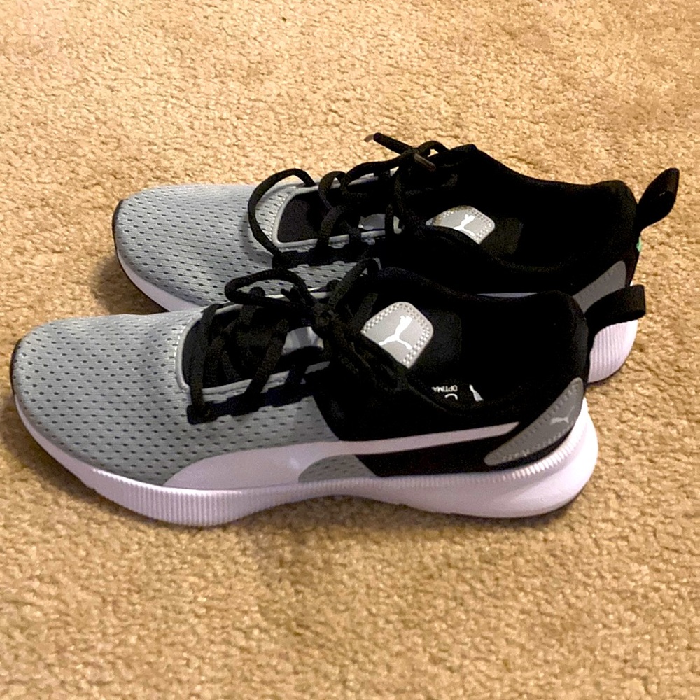 NWOT Puma Soft Foam Optimal Comfort Sneakers - 7